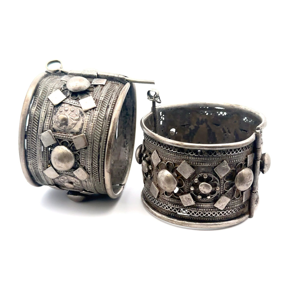 Ethiopian Antique Silver Bracelet w Pin – front view