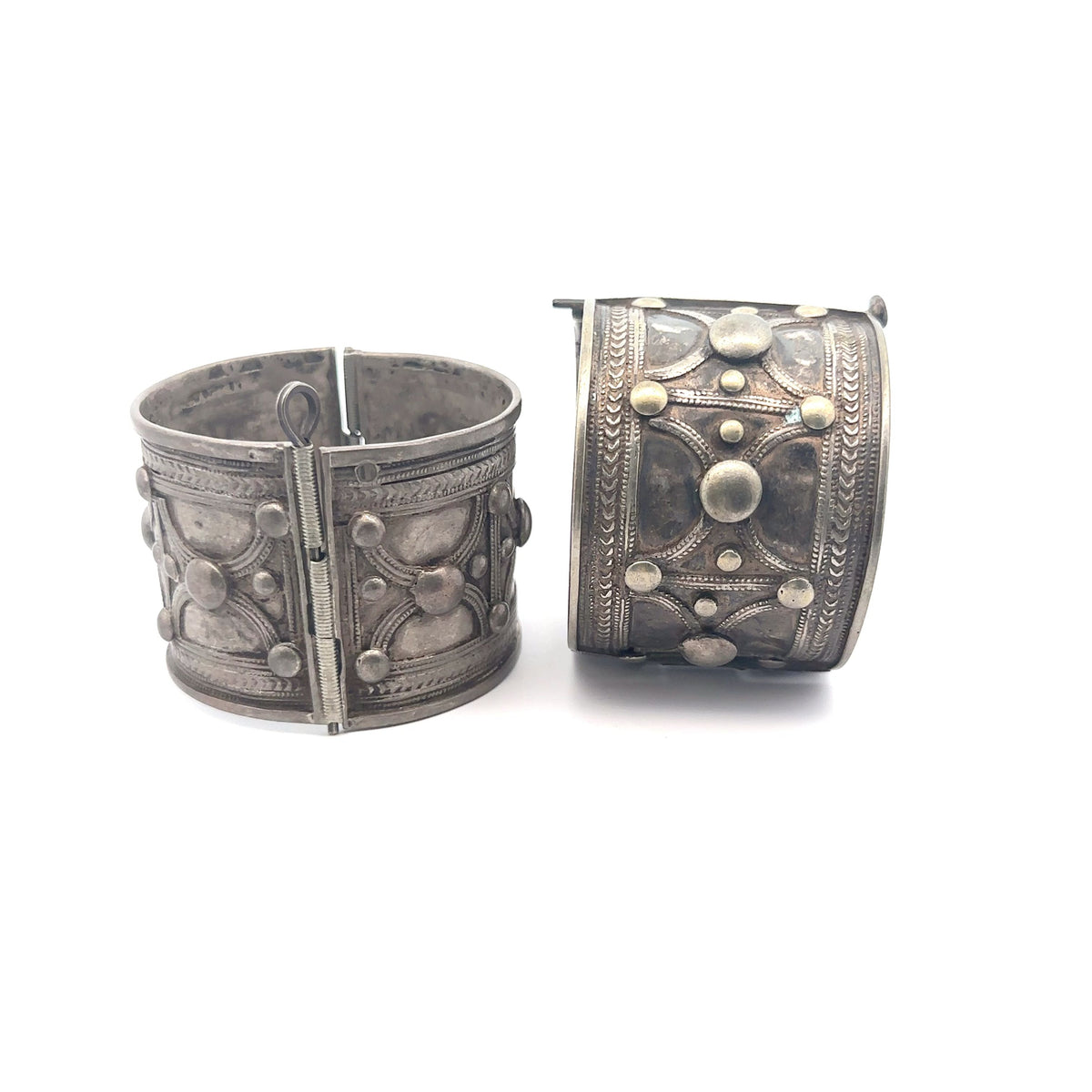 Ethiopian Antique Silver Bracelet w Pin – main view