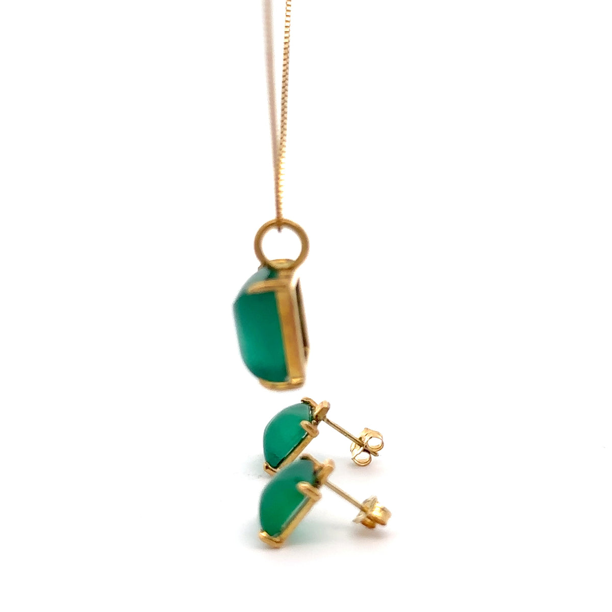 18KY Gold, 9.21ct Zambian Emerald & 5.31cttw Prong Setting with 18KY Gold 18-inch-long Necklace & Earring Studs – side view